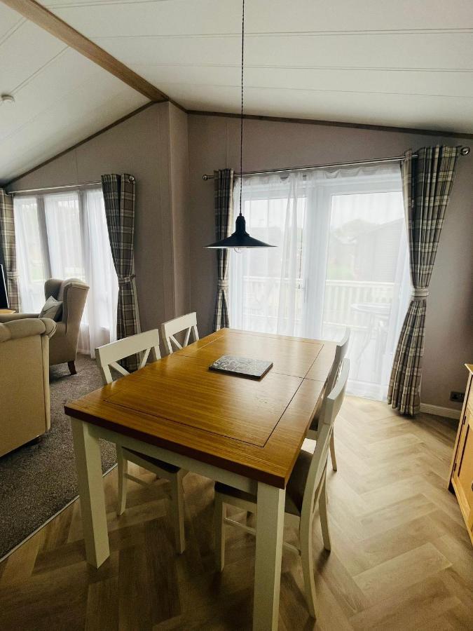 Eastgate With Hot Tub Holiday home *
