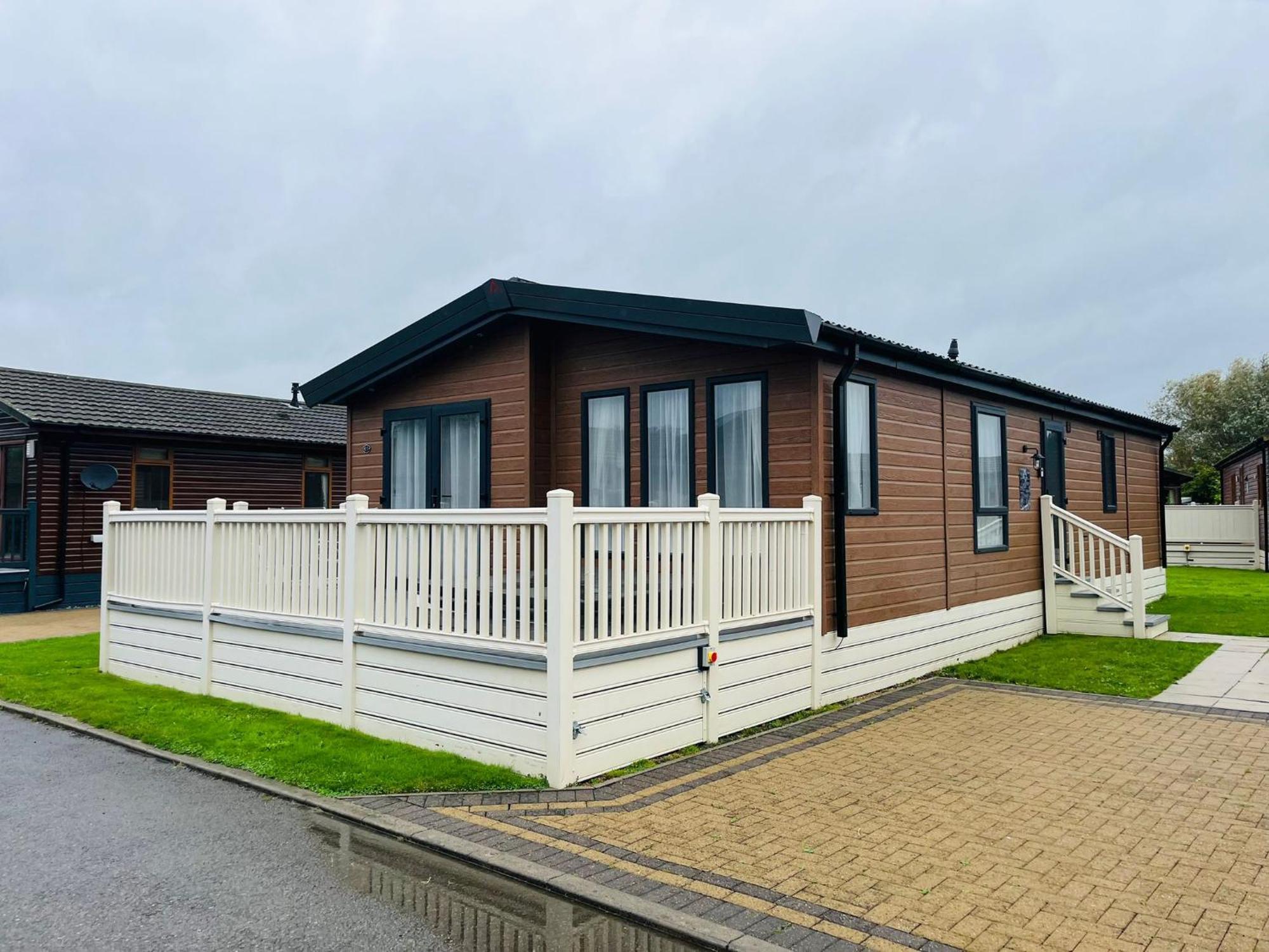 Eastgate With Hot Tub Holiday home *